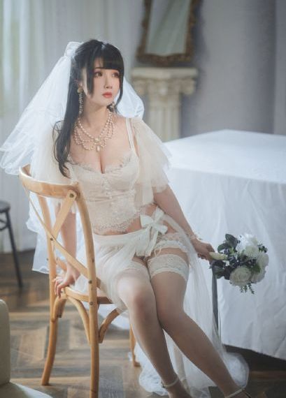 怡红院av亚洲一区二区三区h