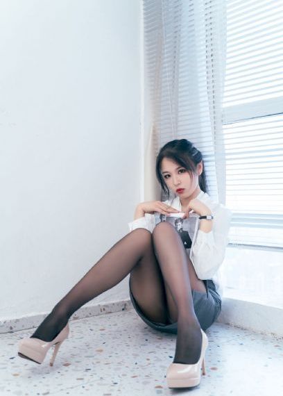 美丽的保姆