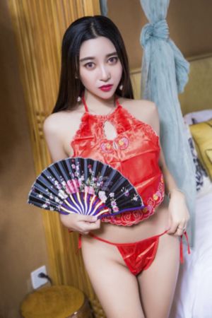 沙滩上的男孩