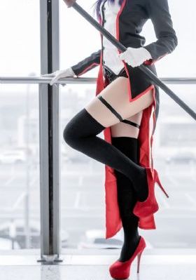 25岁的女高中生